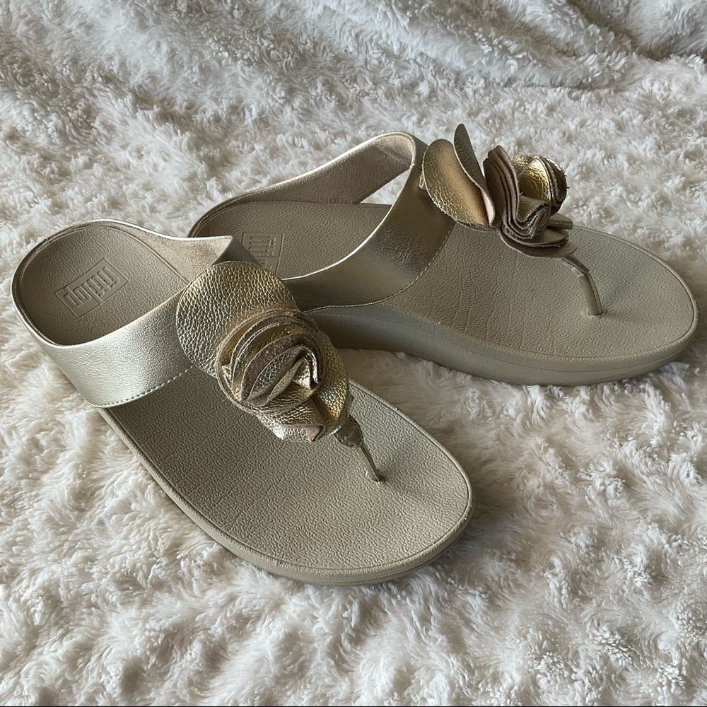 Fitflop Metallic Gold Florie Wedge Sandals Size 9